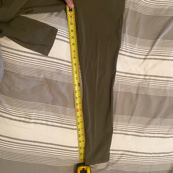 Lululemon leggings in excellent pre owned condition. - Picture 4 of 4